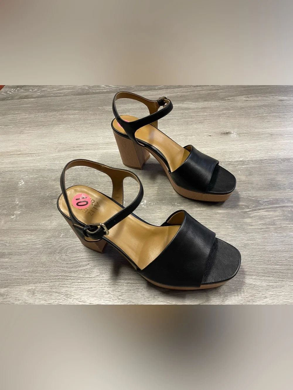 NWOT Naturalizer Lilly Black Platform Block Heel Sandals Size 10W